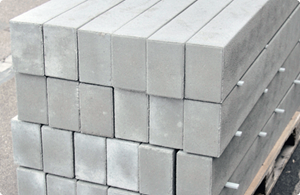 Beton-Palisaden